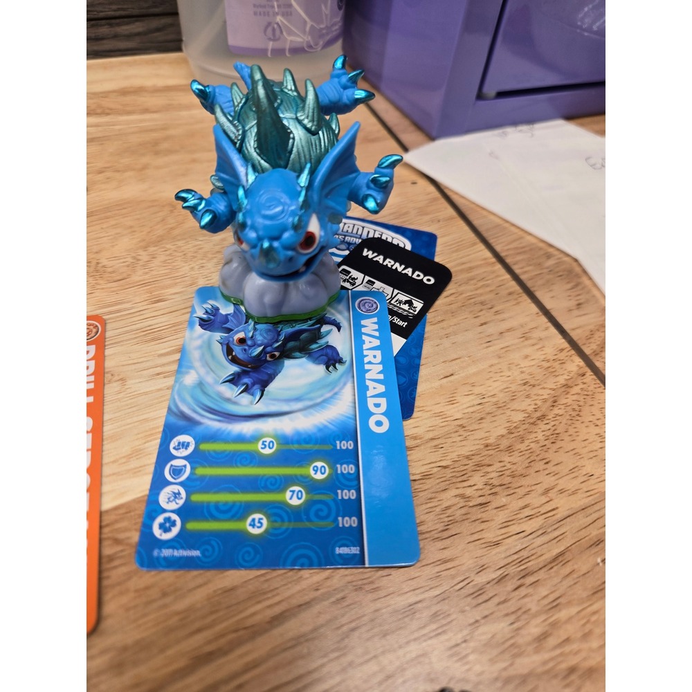 Skylanders Spyro's Adventure Warnado Figure with Trading Card Sticker Air Elemen